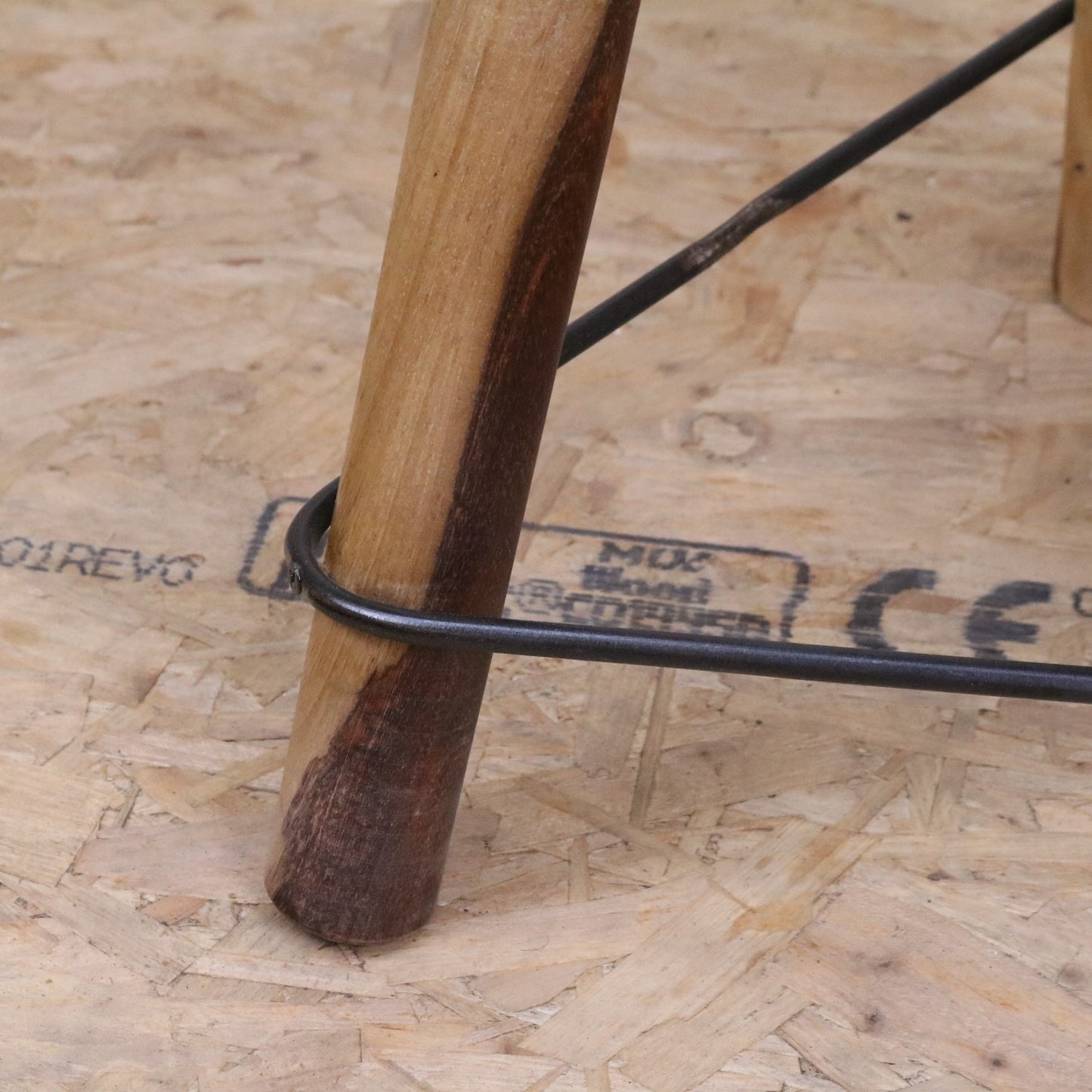 Raveta Adjustable Industrial Stool - Closeup of Leg Frame