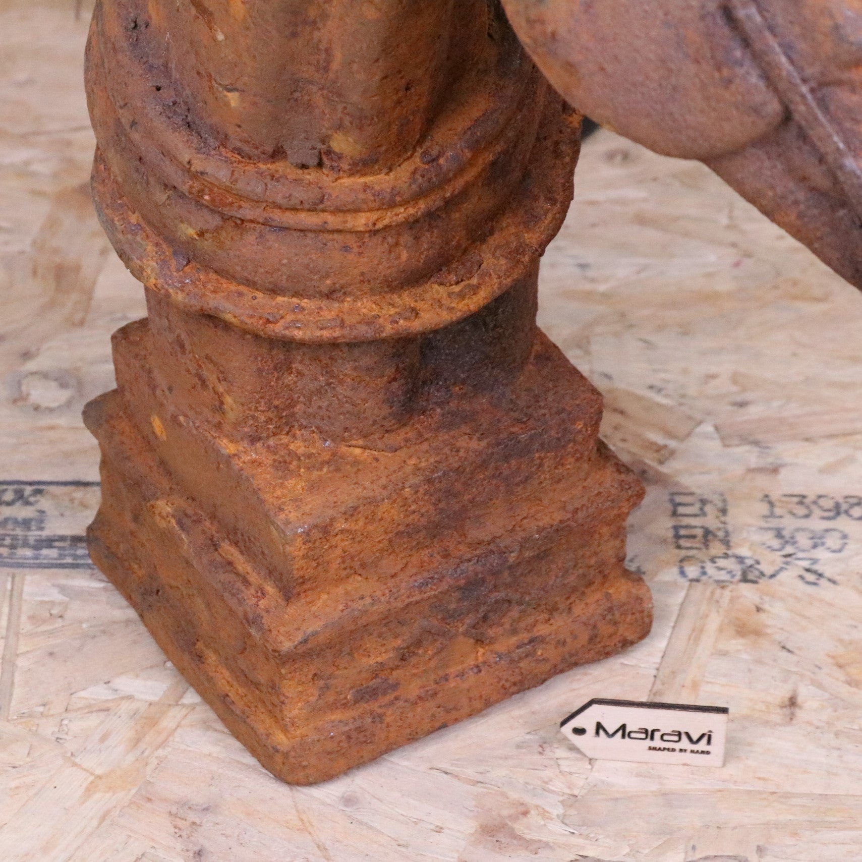Rusty Horse Head Garden Ornament 45cm - Closeup of Base