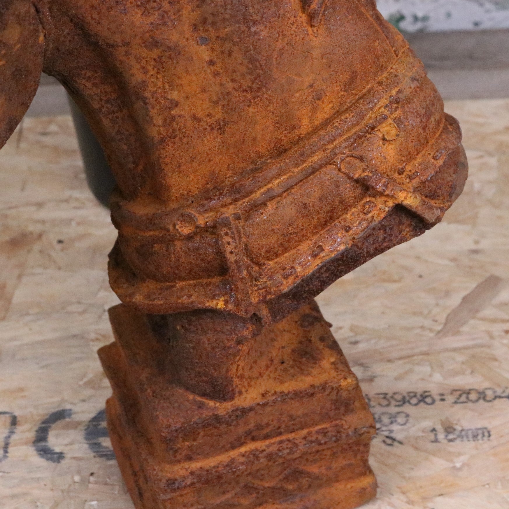 Rusty Horse Head Garden Ornament 45cm - Closeup Head and Base Join