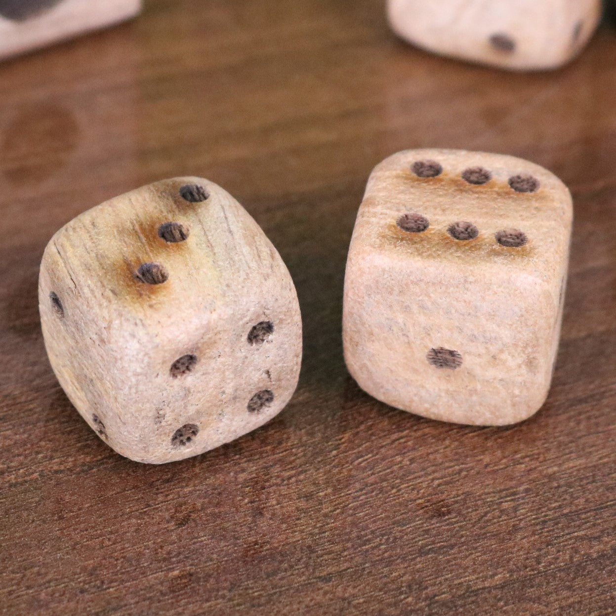 Selora Wooden Dice Set with Holder - Extra Close Closeup of Dice