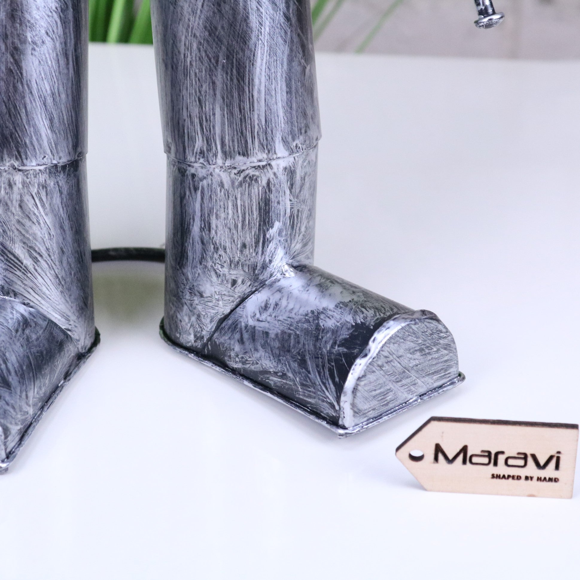 Silver Robot Ornament Springy Round Bobble Head - Closeup of Foot