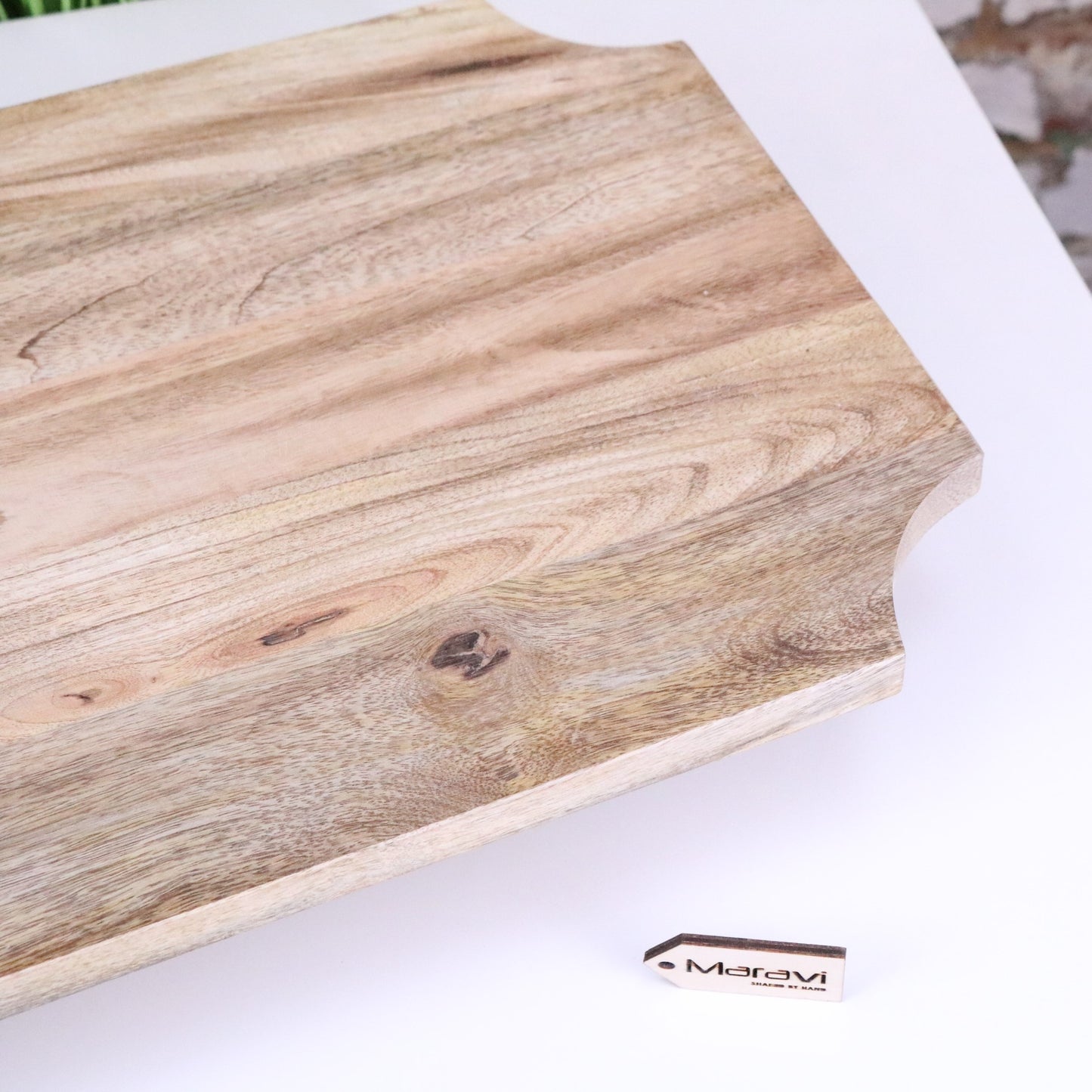 Takli Chopping Serving Board on Legs 50cm - Showing cut out corner