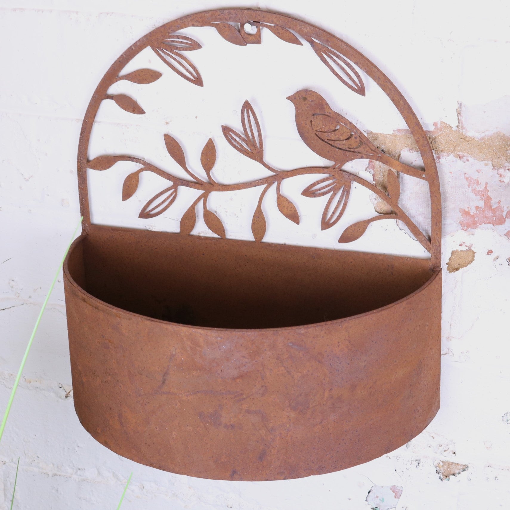 Tanu Wall Mounted Metal Planter Set Rusted Finish - Angled View Large Planter