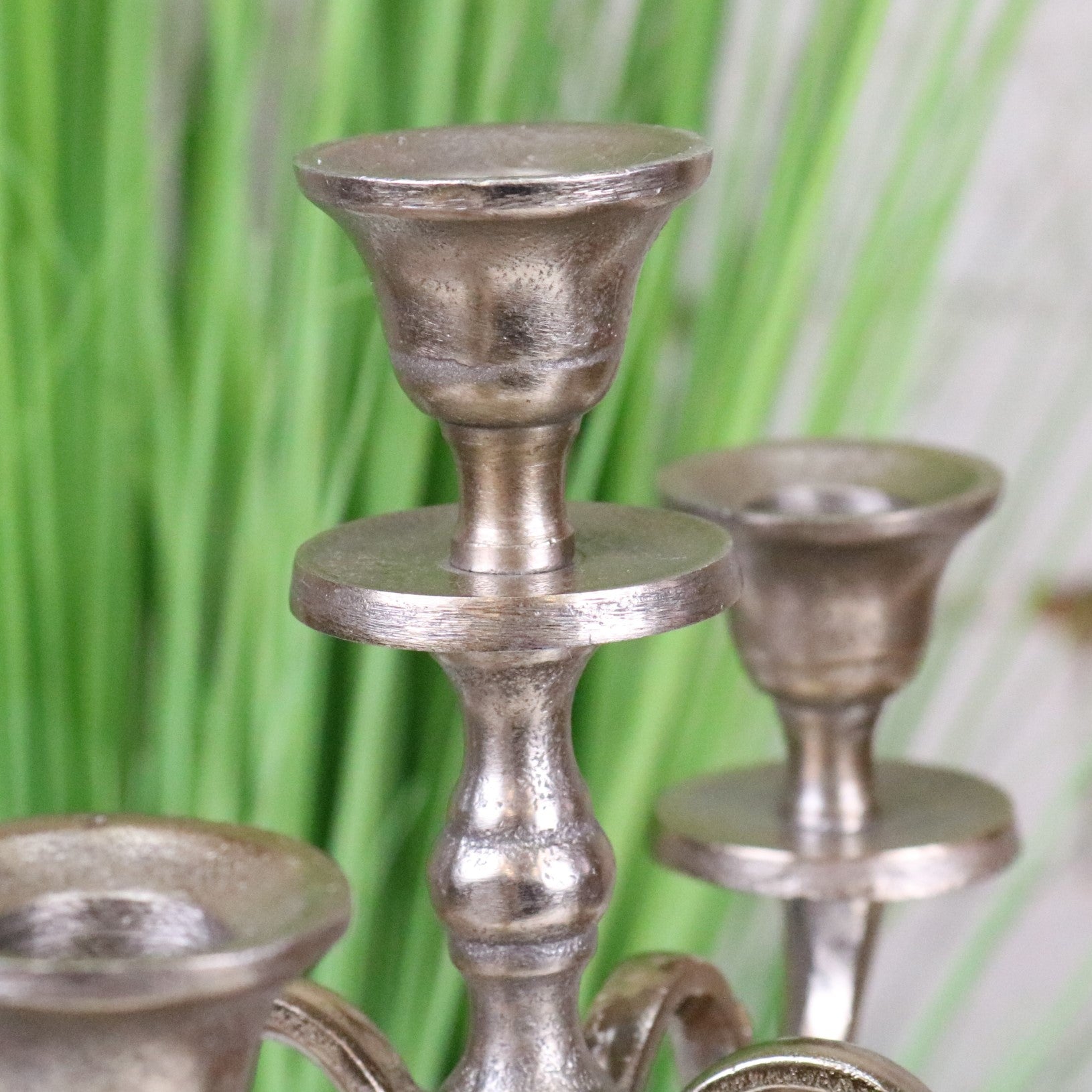 Veeha Candelabra Centerpiece 5 Candle Holder 30cm Champagne Gold - Closeup of Middle Candle Holder