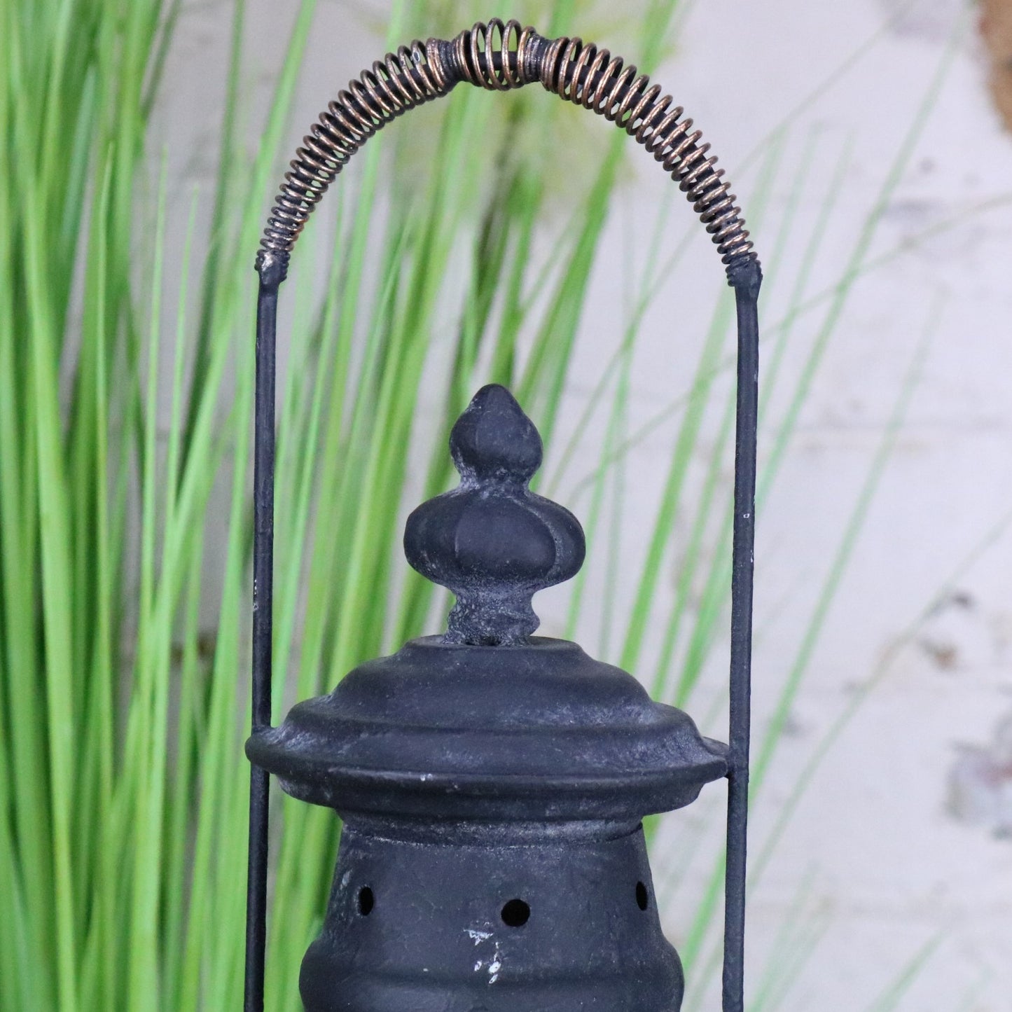Virani Vintage Style Railway Lantern - Closeup of Handle