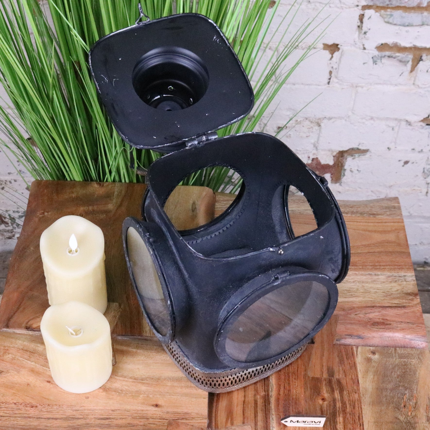 Virani Vintage Style Railway Lantern - Lid Opened