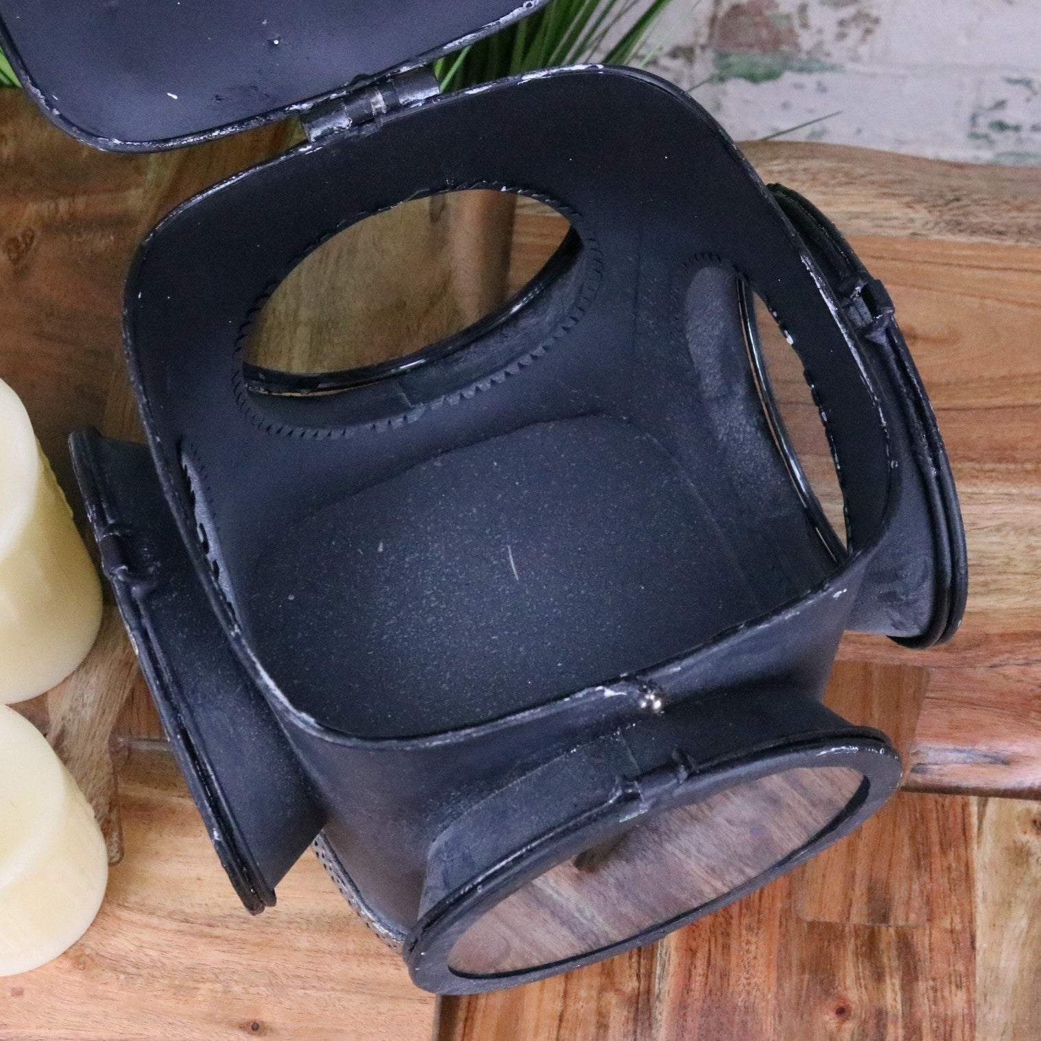 Virani Vintage Style Railway Lantern - Inside View