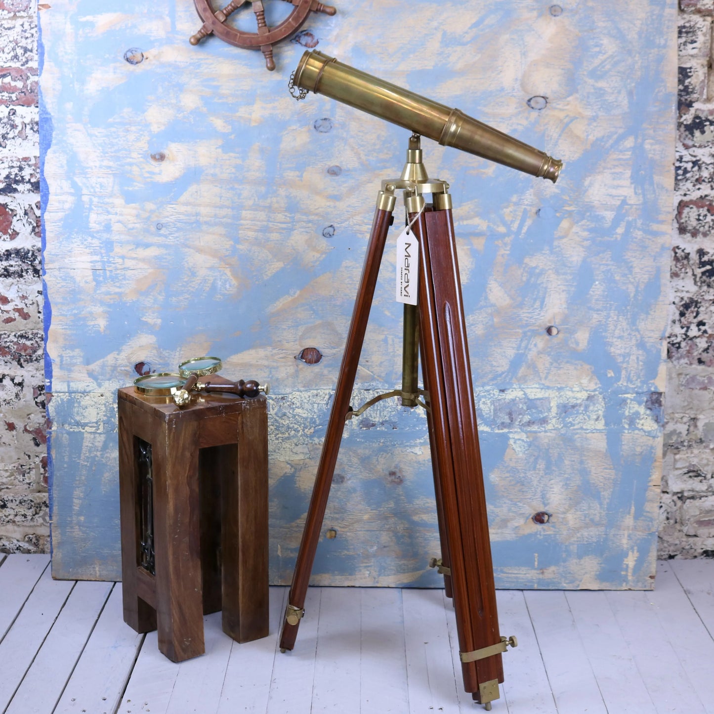 Mowai Vintage Binoculars on Tripod