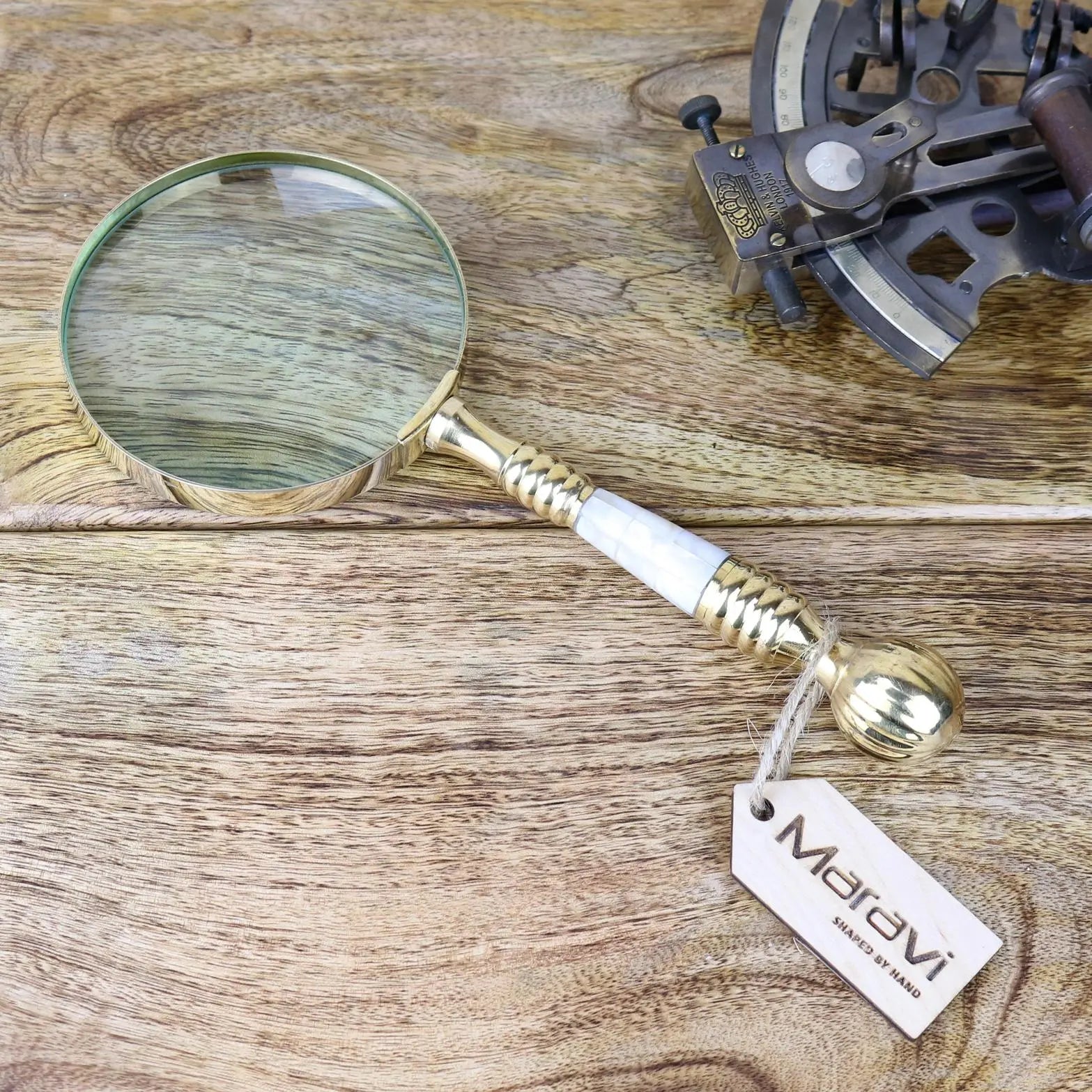 Barauna Brass Reading Magnifying Glass 10cm Top View
