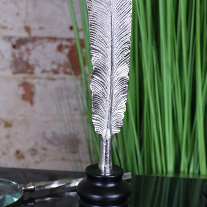 Aviyur Set of 2 Silver Feather Ornaments Closeup of Feather Detailing