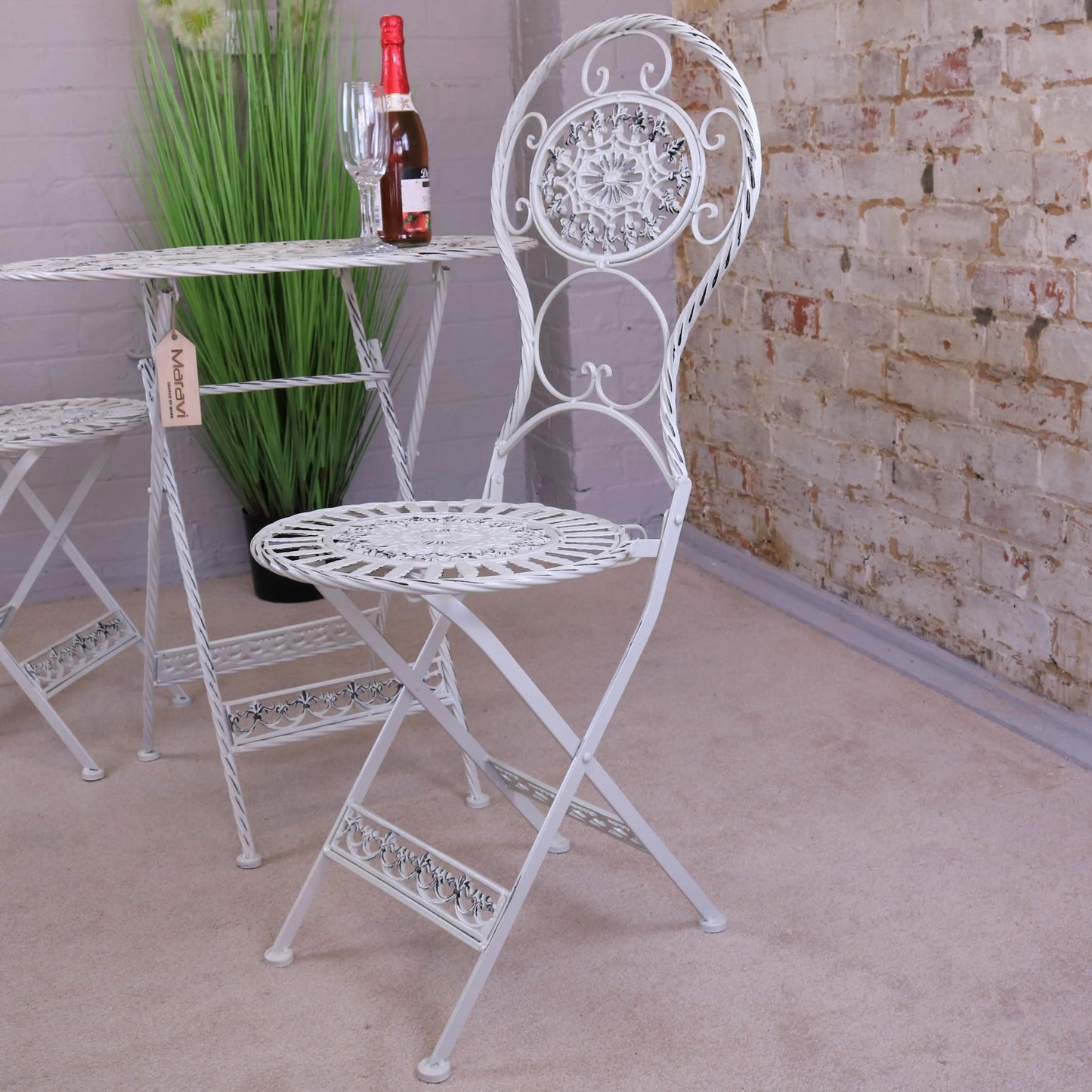 Odal 3 Piece Garden Table and Chairs Zoomed In View of Chair