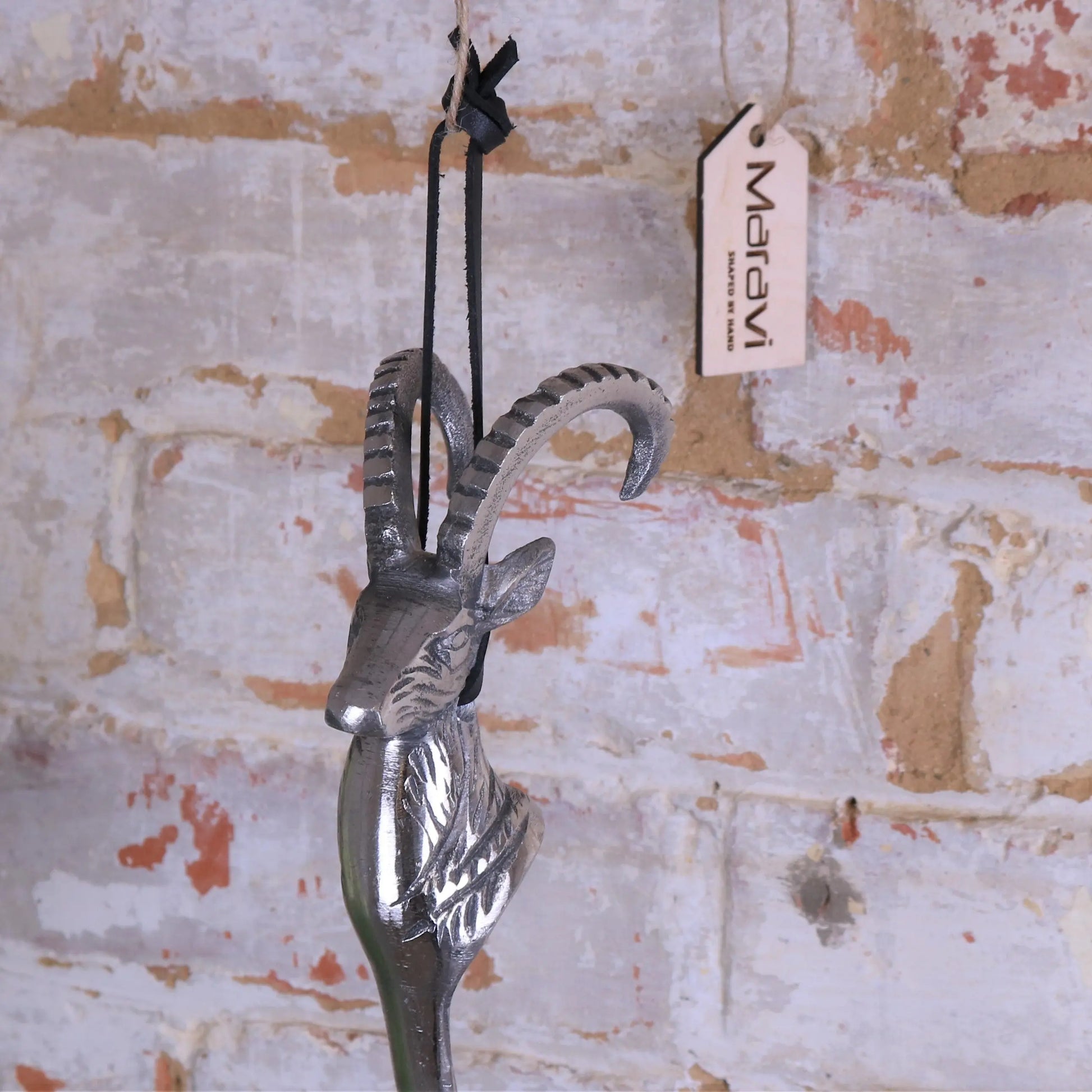 Khosa Animal Head Antique Style Shoe Horn Ram Design Closeup