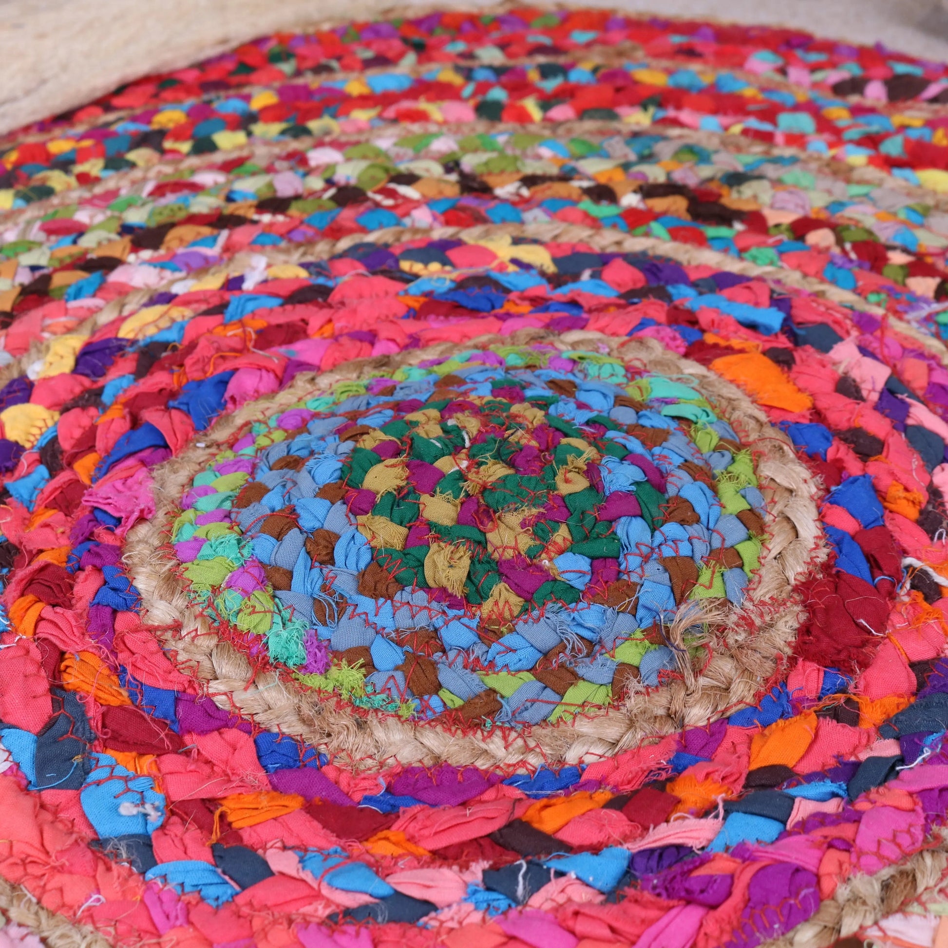 Rohina Cotton Rag and Jute Rug Round Multicoloured 70cm Closeup of Centre