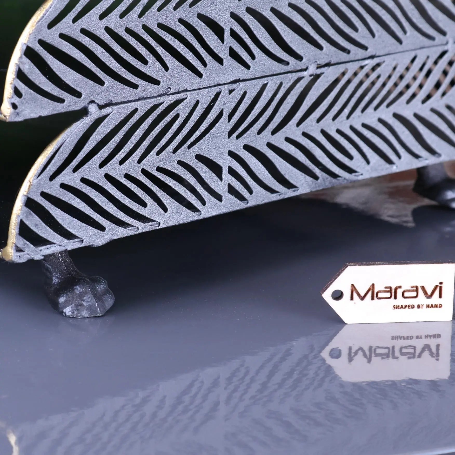 Borgal Leaf Design Metal Filling Tray Closeup of Feet