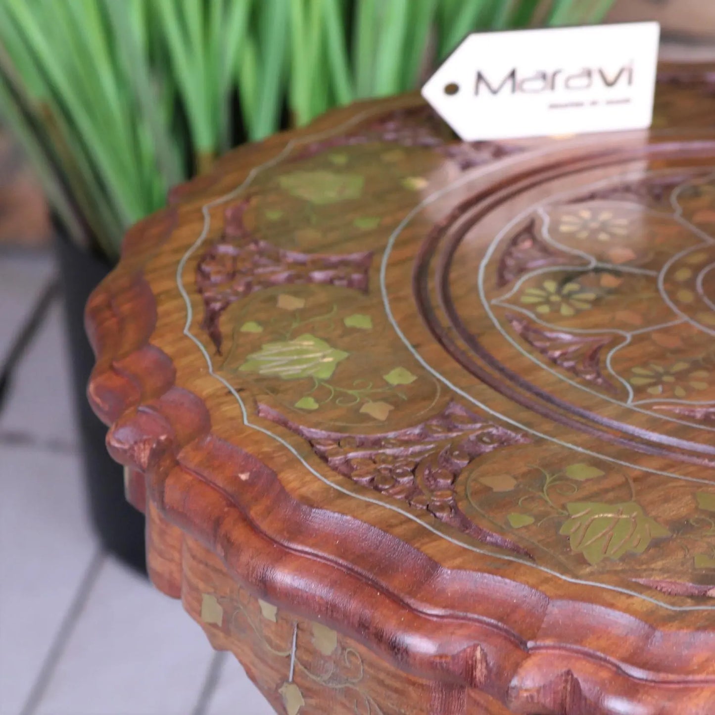 Jadial Sheesham Wood Brass Inlaid Pedestal Side Table - Closeup of Carving