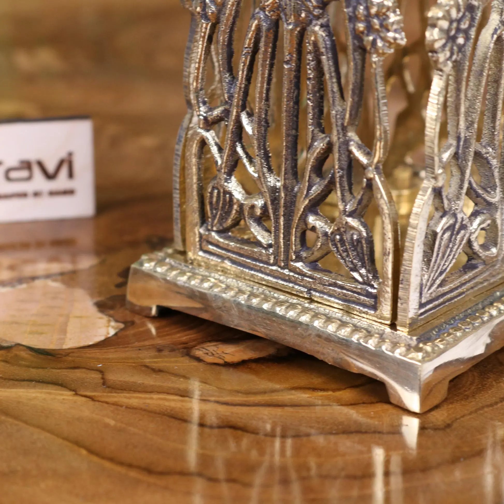 Newsa Sunflower Design Luxury Desk Accessories - Pen Pot Closeup