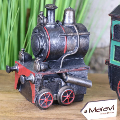 Mahun Steam Model Train Bookends - Closeup of Front End