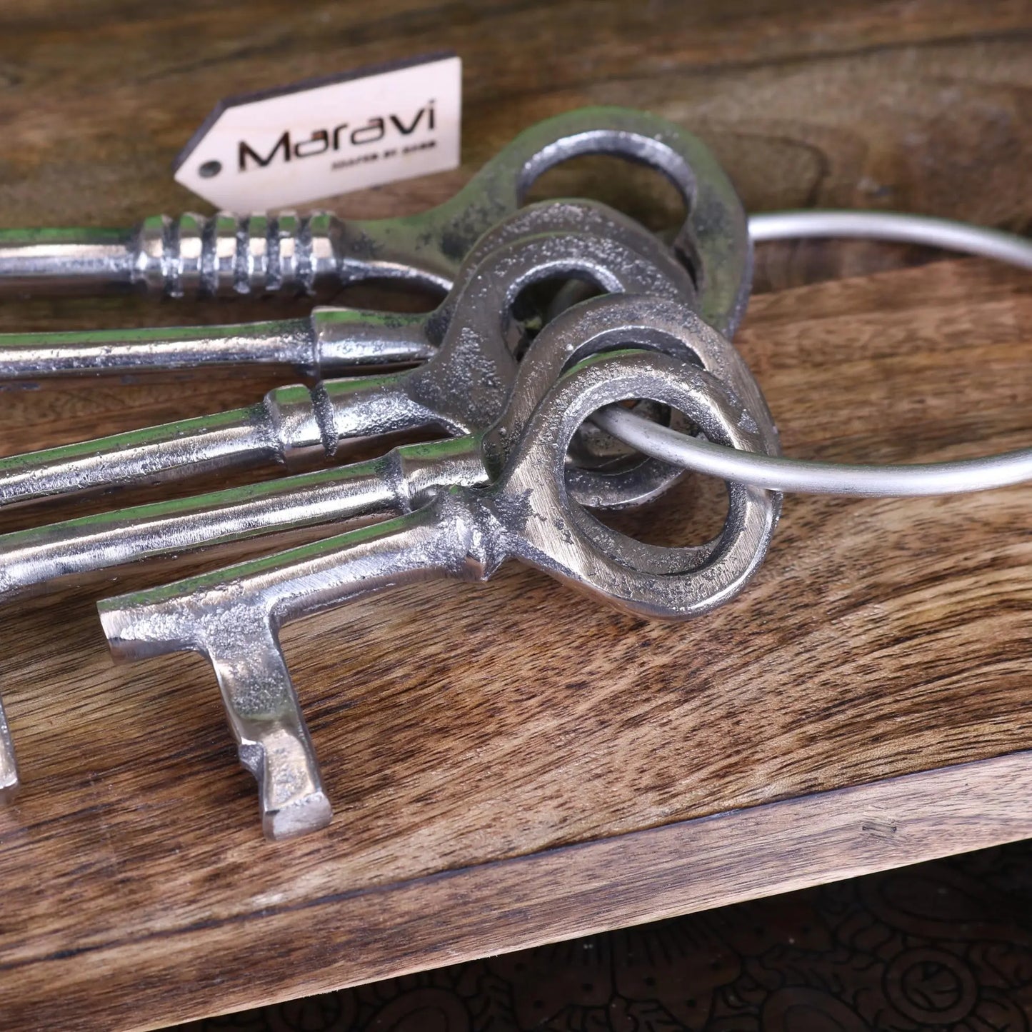 Dubha Vintage Style Bunch of Keys Ornament - Closeup of Loops of Keys