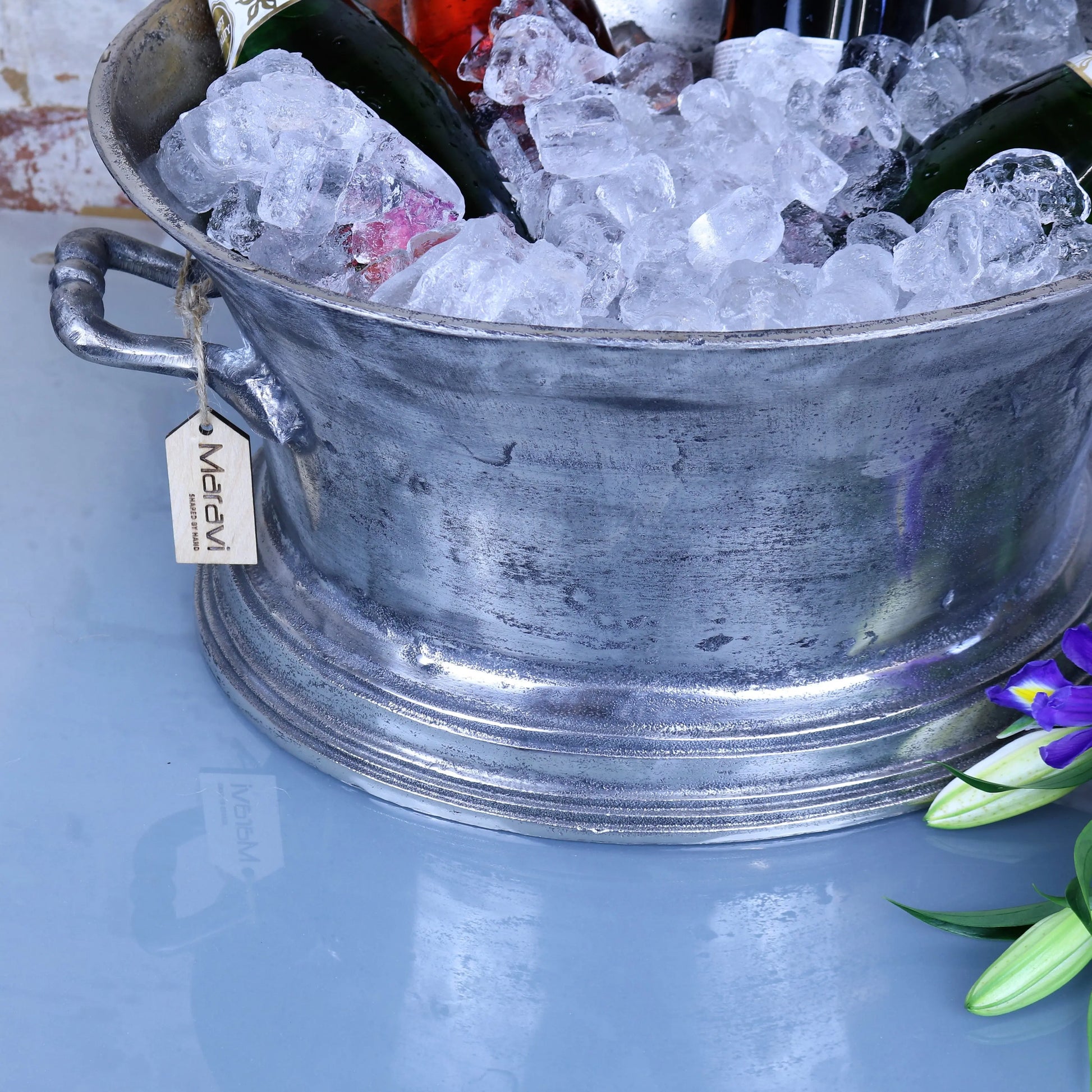 Moyar Champagne Ice Bath Side Wall Image