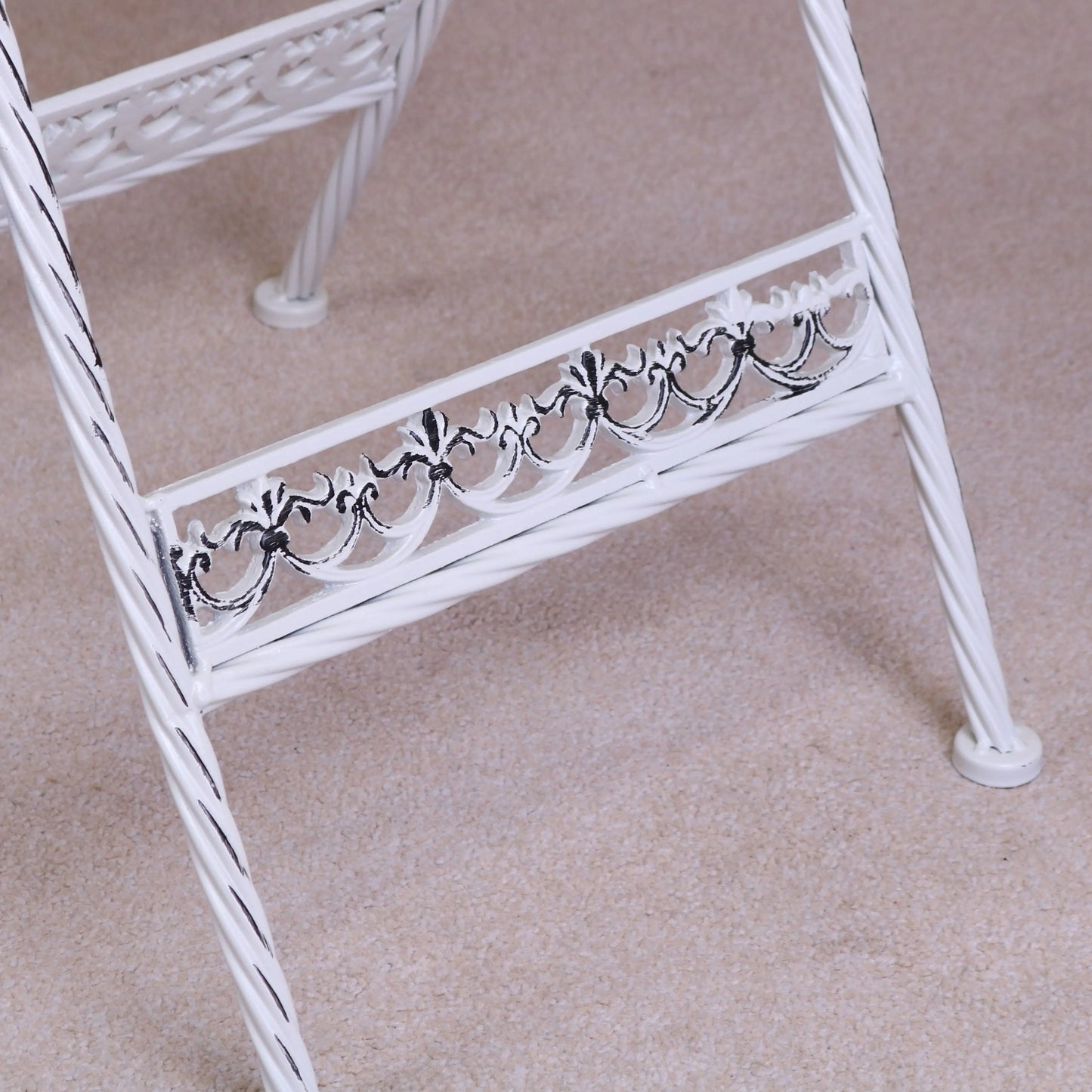 Odal 3 Piece Garden Table and Chairs Oval Shape Closeup of Table Base
