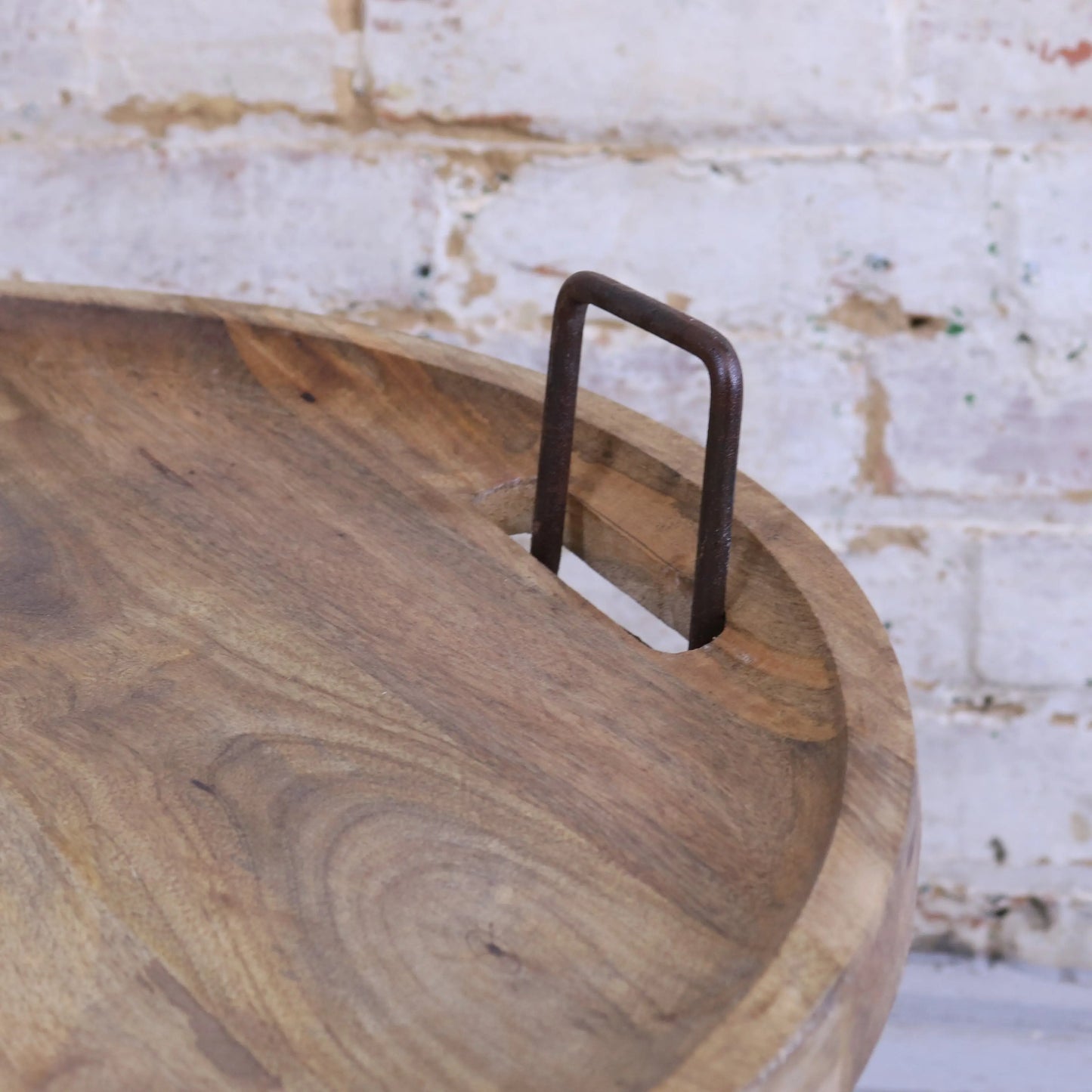 Tilpi Basket Table With Wood Lid - Closeup of Handle